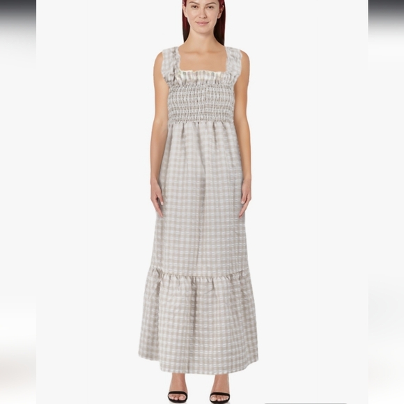 Chic Beige Checkered Maxi Dress With Pockets - Picture 2 of 16